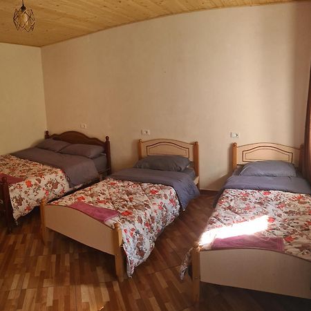 Tropoje Guest House Emanueli מראה חיצוני תמונה